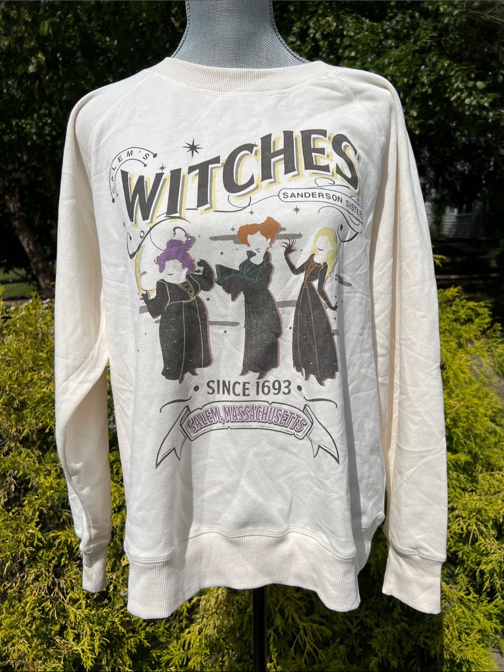 Disney Hocus Pocus Witches Graphic Sweatshirt Size XL